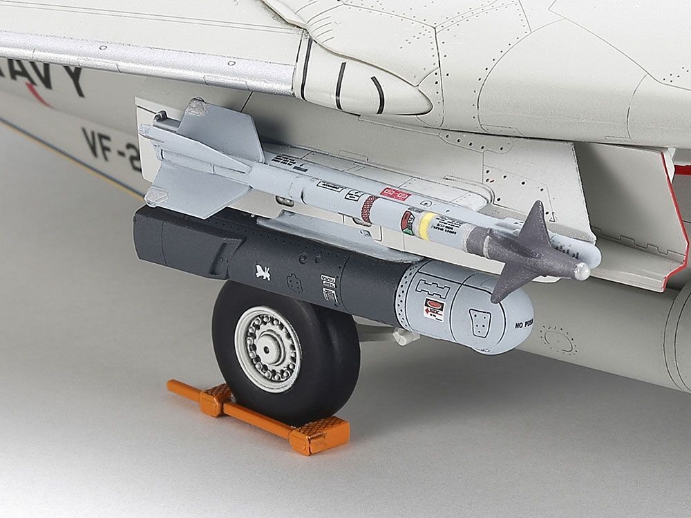 Zdjęcie Grumman F-14D Tomcat 1:72 Tamiya 60795
