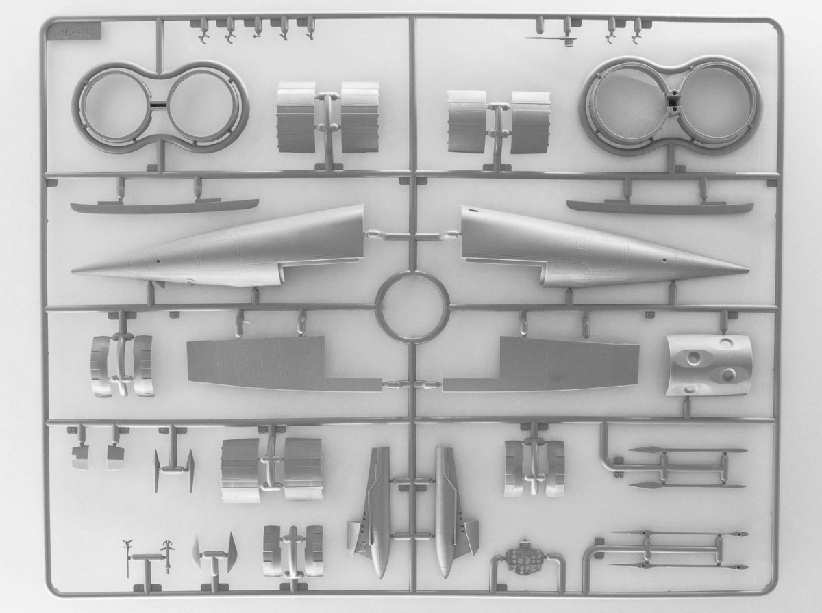 Zdjęcie MiG-25 BM 1:48 ICM 48905