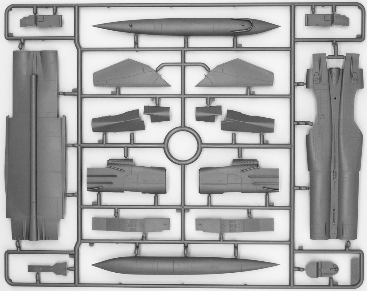 Zdjęcie MiG-25 RBF 1:72 ICM 72174