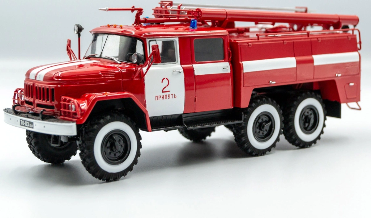 Zdjęcie Czarnobyl set 2 "Strażacy" (wóz strażacki AC-40-137A, 4 figurki i diorama) 1:35 ICM 35902