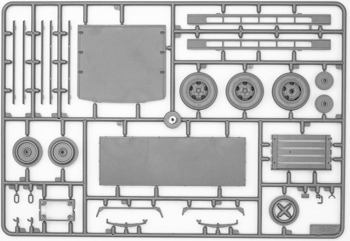 Zdjęcie Sankas WWII Wehrmacht Ambulance Trucks 1:35 ICM DS3523