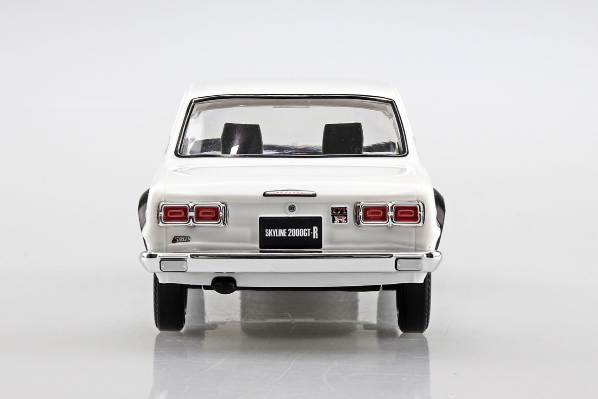 Zdjęcie dodatkowe produktu Nissan Skyline 2000 GT-R White SNAP KIT 1:32 Aoshima 058831