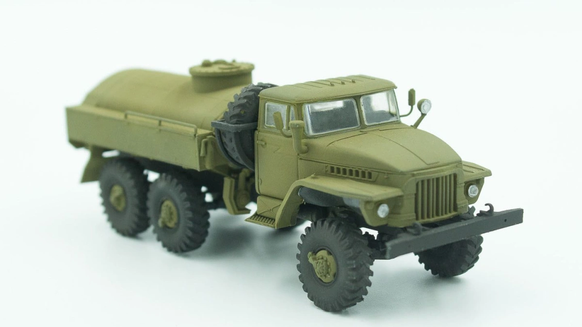 Zdjęcie ATZ-5-375 Cysterna paliwowa 1:72 ICM 72713