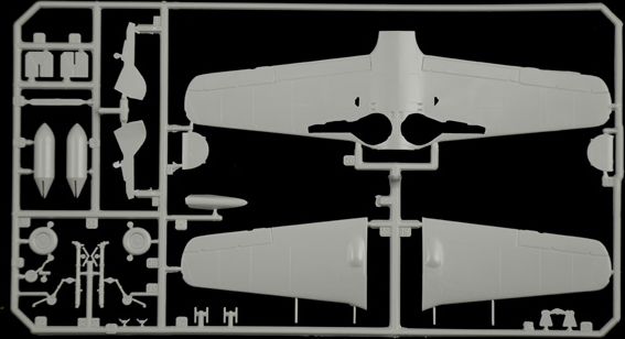 Zdjęcie Focke-Wulf Fw 190 A-7/A-8 WWII Aces 1:72 Italeri 1490