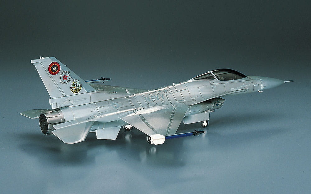Zdjęcie dodatkowe produktu F-16N Fighting Falcon (Top Gun) 1:72 Hasegawa C12
