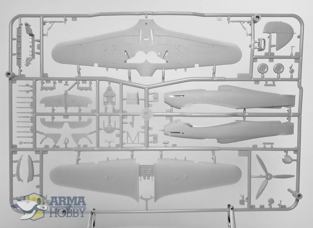 Zdjęcie dodatkowe produktu Hurricane Mk IIc trop Model Kit 1:72 Arma Hobby 70037
