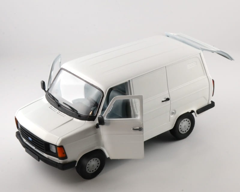 Zdjęcie dodatkowe produktu Ford Transit MK2 1:24 Italeri 3687