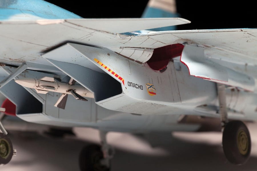 Zdjęcie dodatkowe produktu Sukhoi Su-33 Flanker-D 1:72 Zvezda 7297